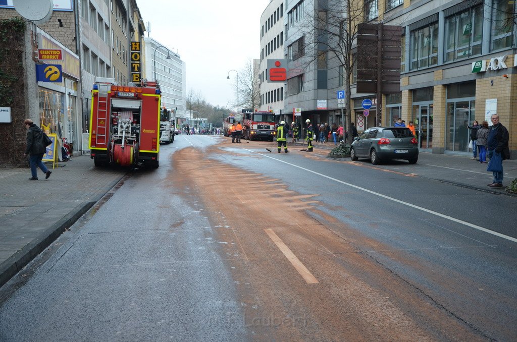 Stadtbus fing Feuer Koeln Muelheim Frankfurterstr Wiener Platz P321.JPG